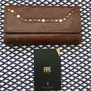 Frye wallet
